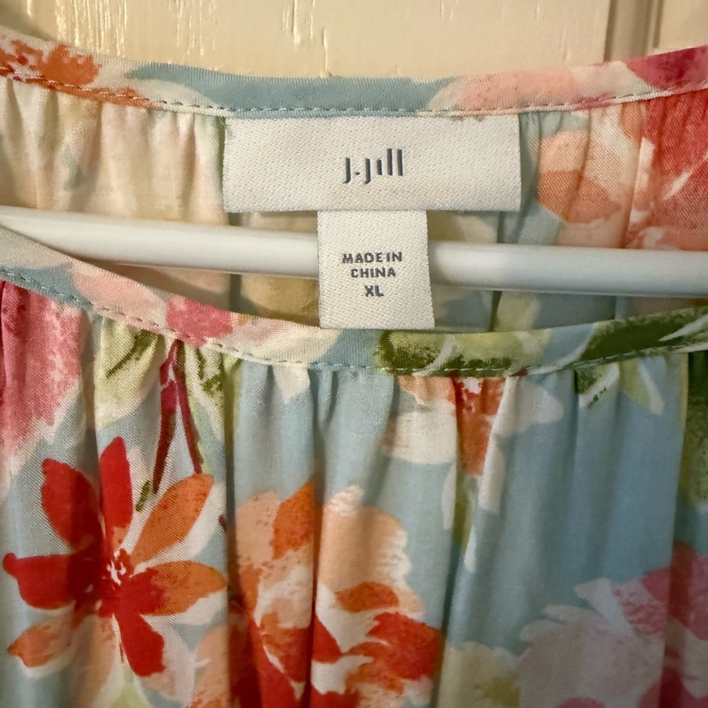 J. Jill Floral “Cold Shoulder” Blouse in blue, pinks, reds and green. Like new. - Picture 3 of 4